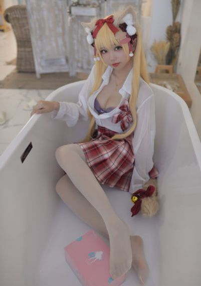 《偷窥女教师》在线观看